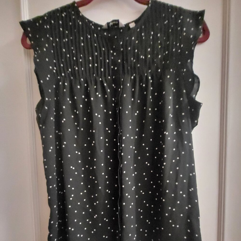 Reitmans Polka Dot Sleeveless Blouse with Pleated Bib - Size XS